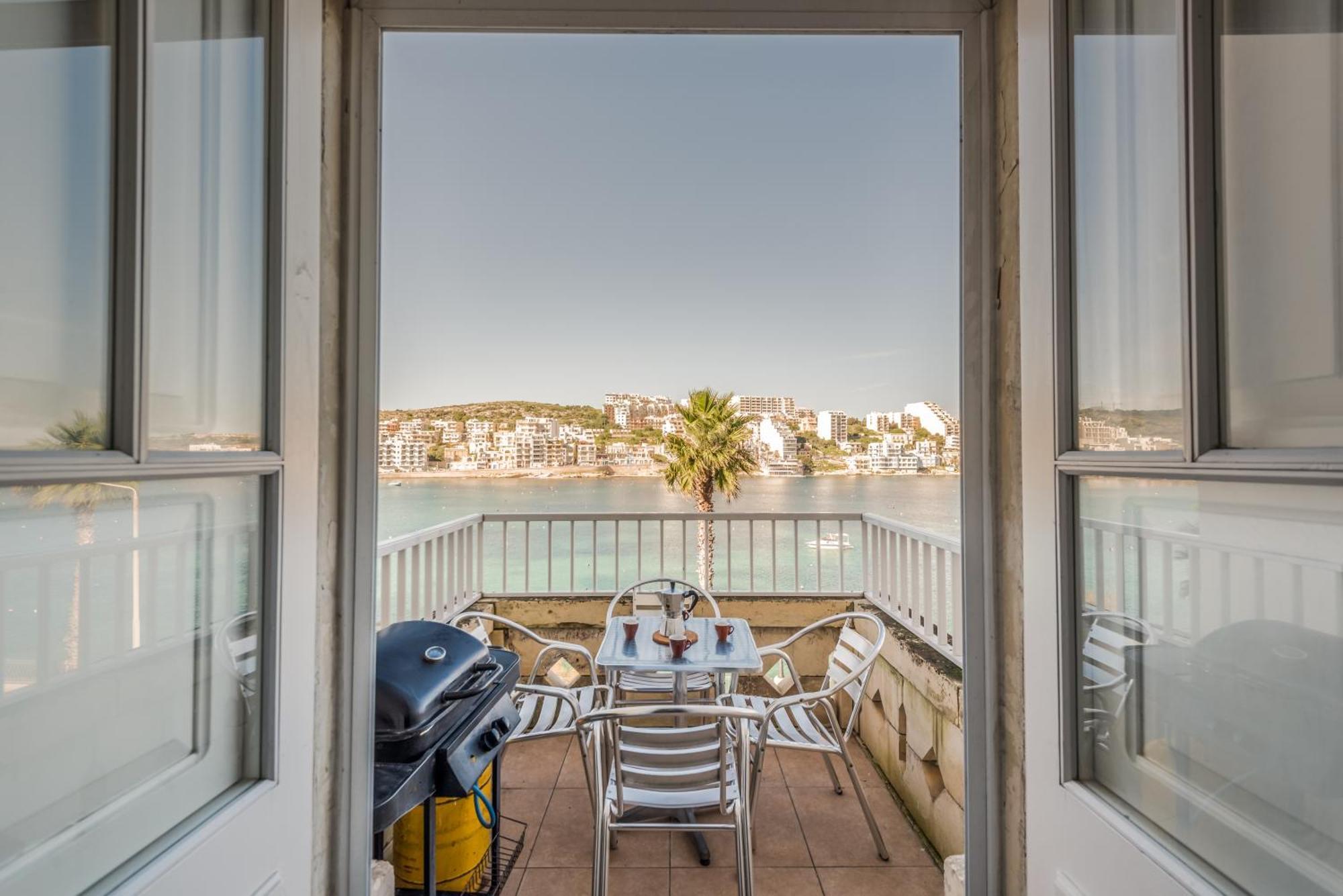 Blue Harbour 2 Bedroom Seafront Apartments With Stunning Seaviews - By Getawaysmalta San Pawl il-Baħar Eksteriør billede