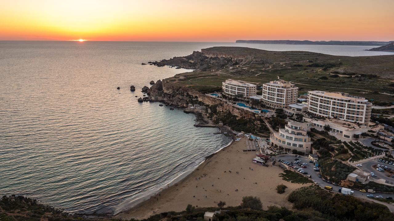 Blue Harbour 2 Bedroom Seafront Apartments With Stunning Seaviews - By Getawaysmalta San Pawl il-Baħar Eksteriør billede